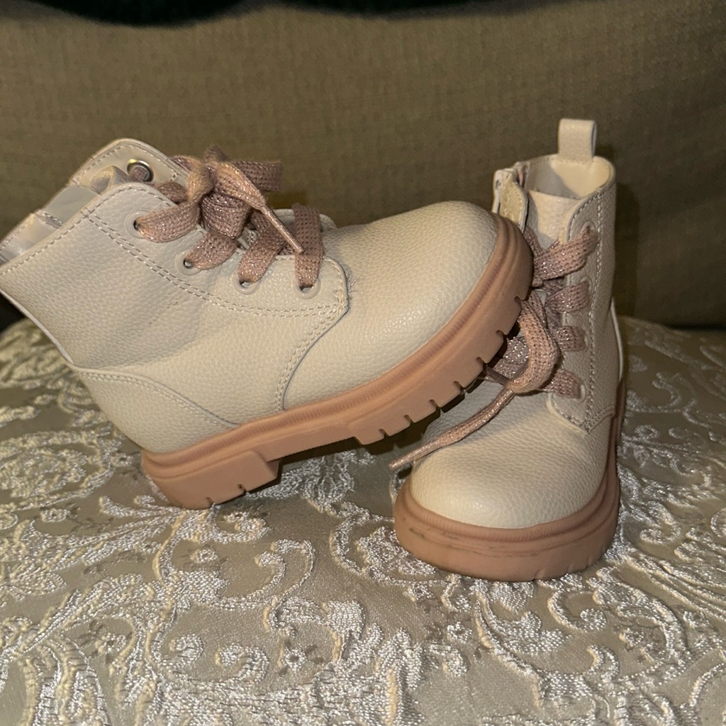 Cat & Jack Boots